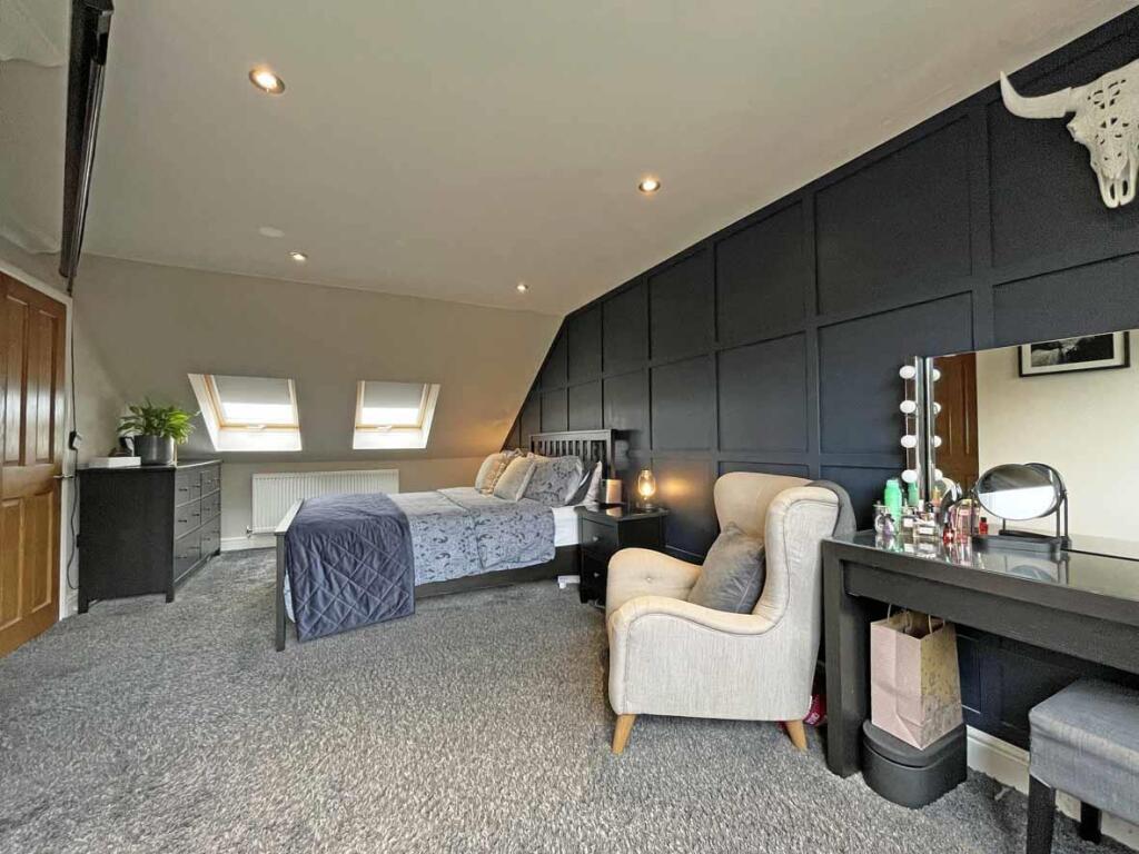 Old Laira Road 331 - Bed 1 Shot 2.jpg