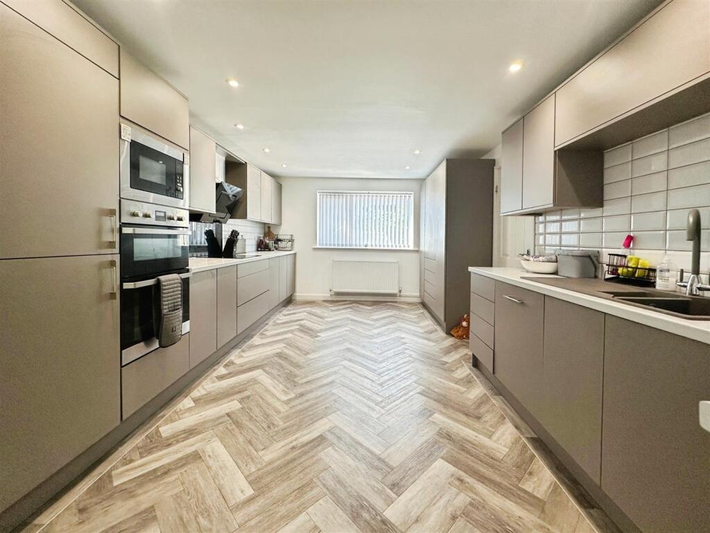 9a056259--4547-B324-360A9978D878-97513-00001F0E5EB