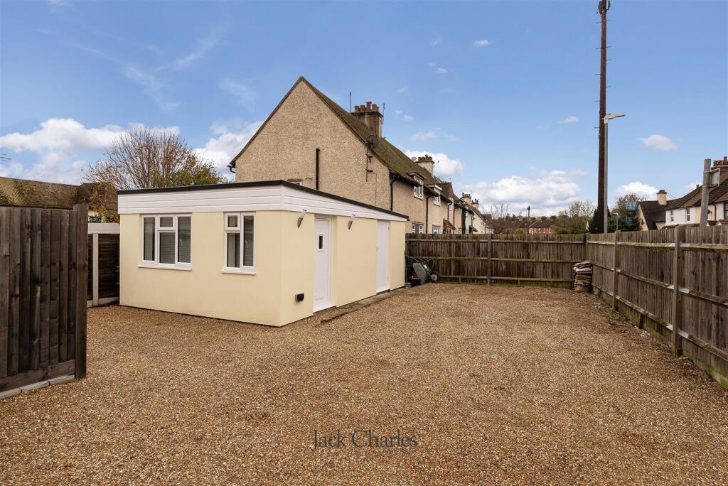 23 Barden Park Rd, TN9 1XD 015.jpg