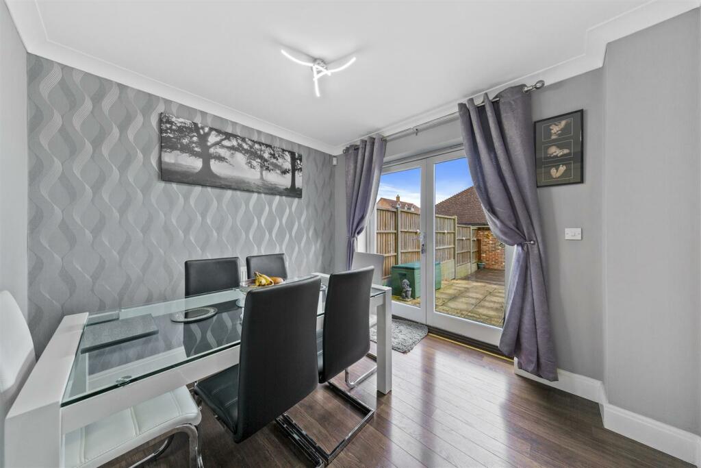 52GarwoodCresWeb16.jpg