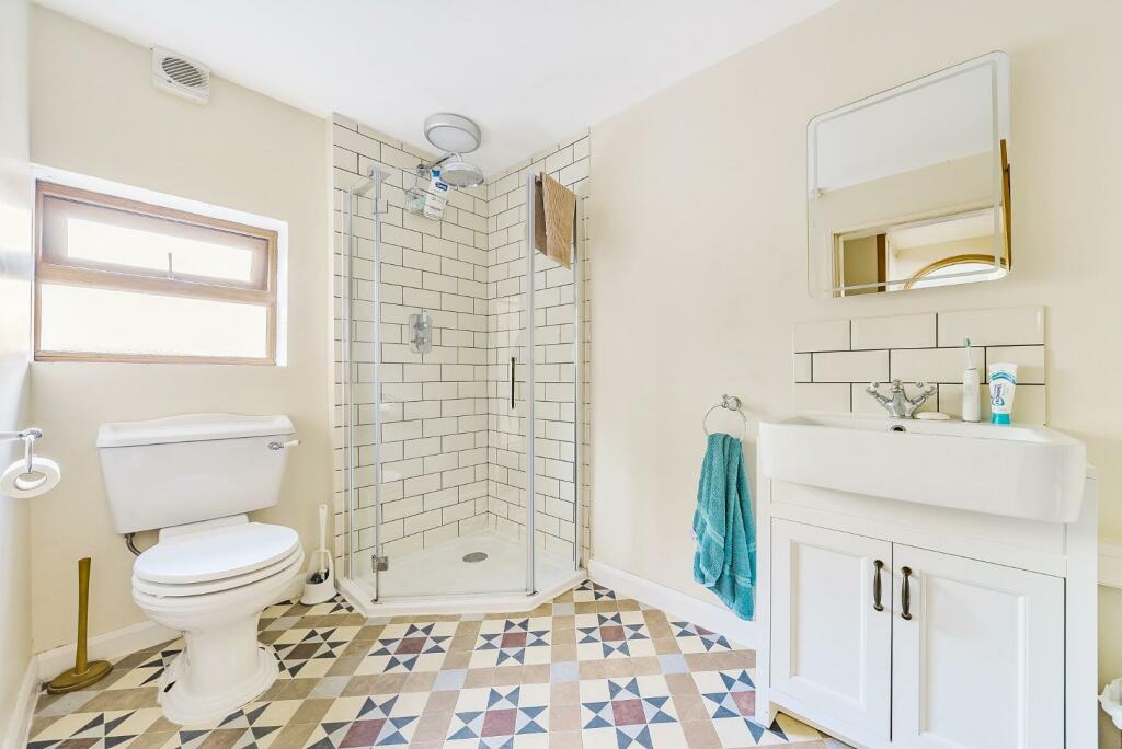 DOWNSTAIRS SHOWER ROOM.jpg