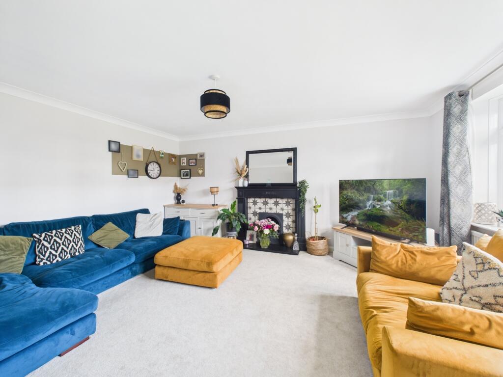 3. CAM04922G0-PR0066-STILL011