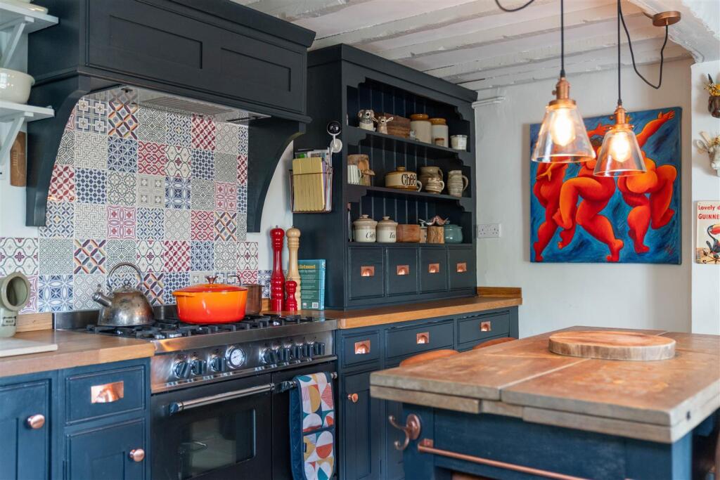 Kitchen-8.jpg