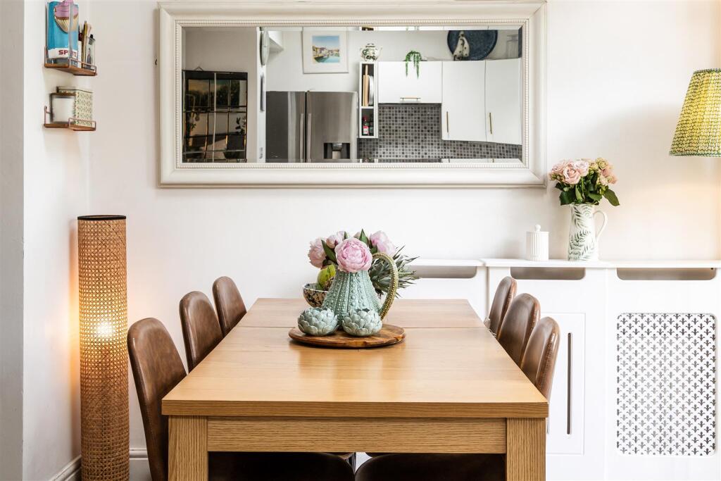 PHYLLIS AVENUE, 18 (2).jpg