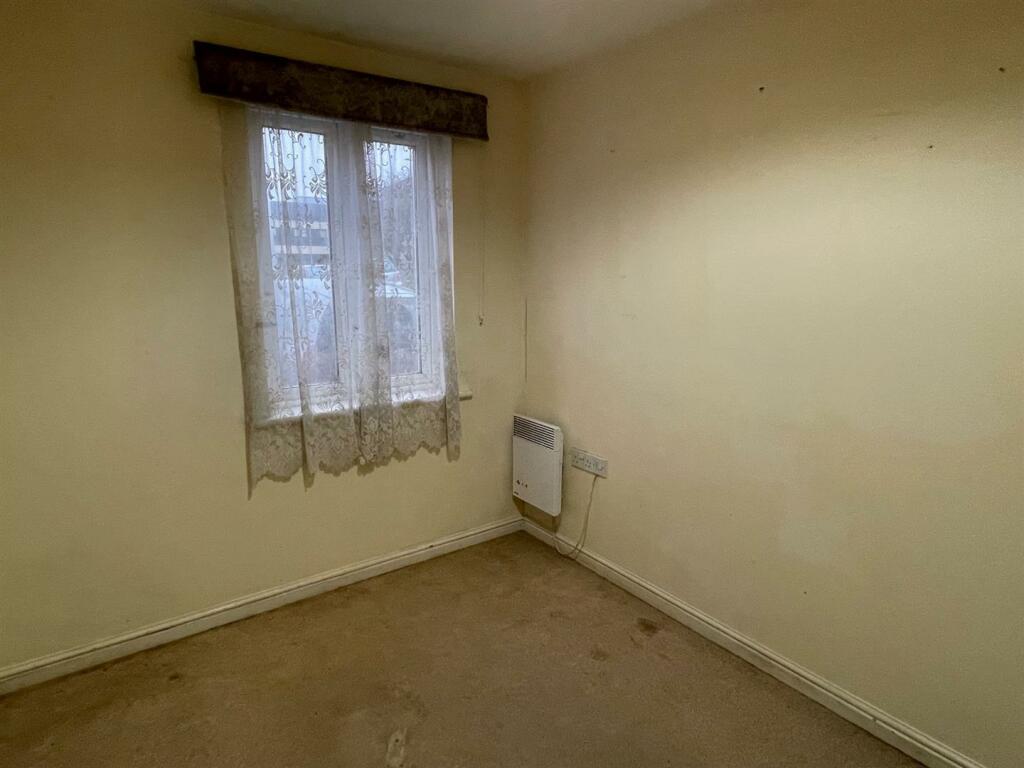 Bedroom..jpg