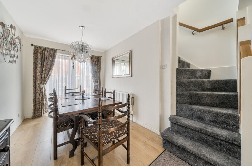 13367735689f996706b9d