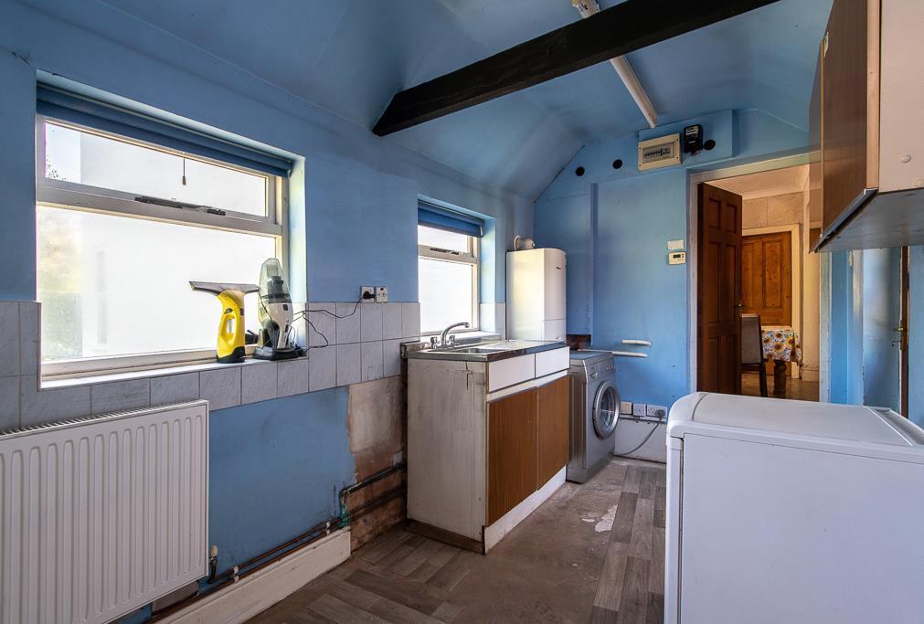 2 victoria av-hi-23.jpg