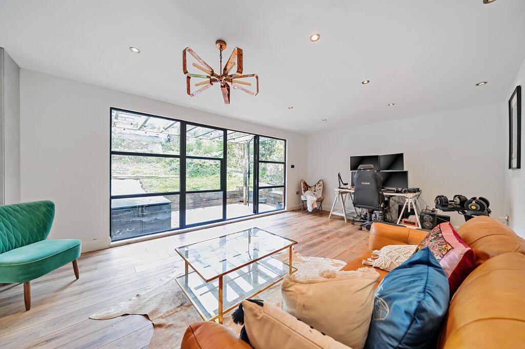 Dining Area /Sun Room