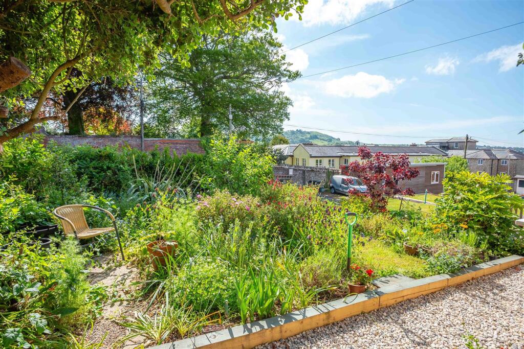 Garden-1.jpg