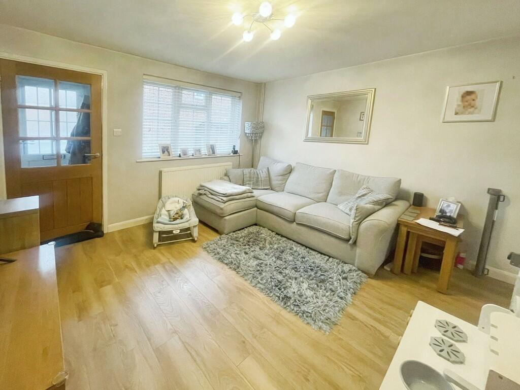 20d0e6e1-LIVING 2...