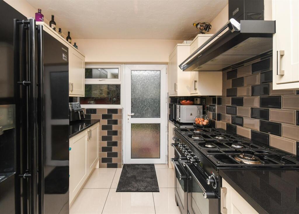 22 Hinckes Road - Kitchen (2).jpg