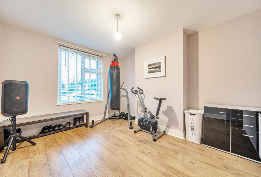 Maple Street, Romford, RM7