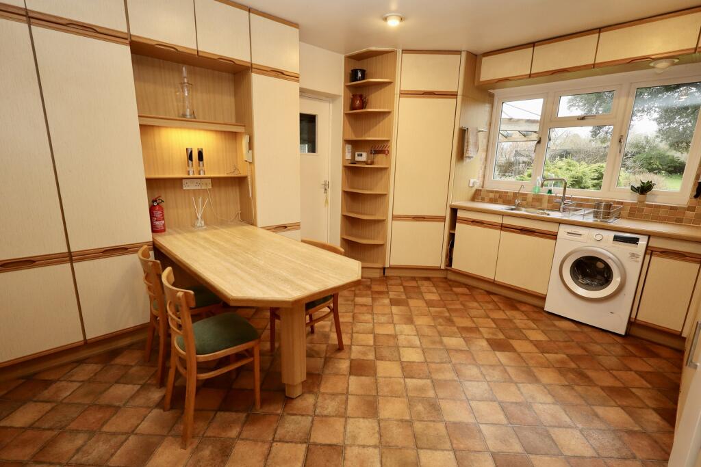 Kitchen breakfast room