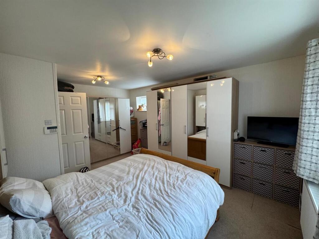 Double Bedroom 1
