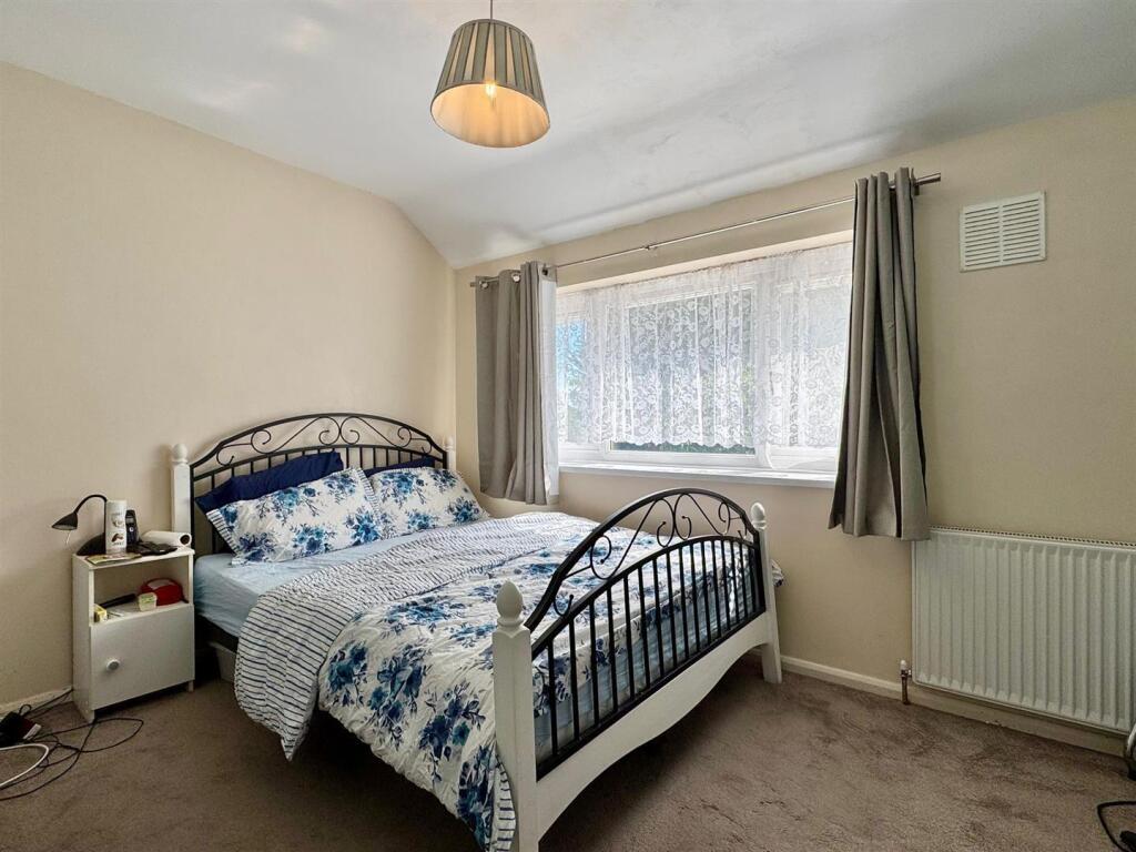 Bedroom 2 (1).jpg