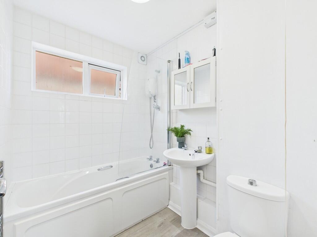 CAM04018G0-PR0208...