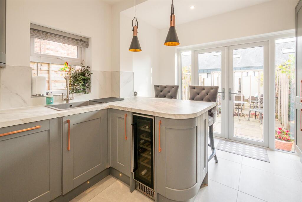 Breakfast Kitchen Aspect 5