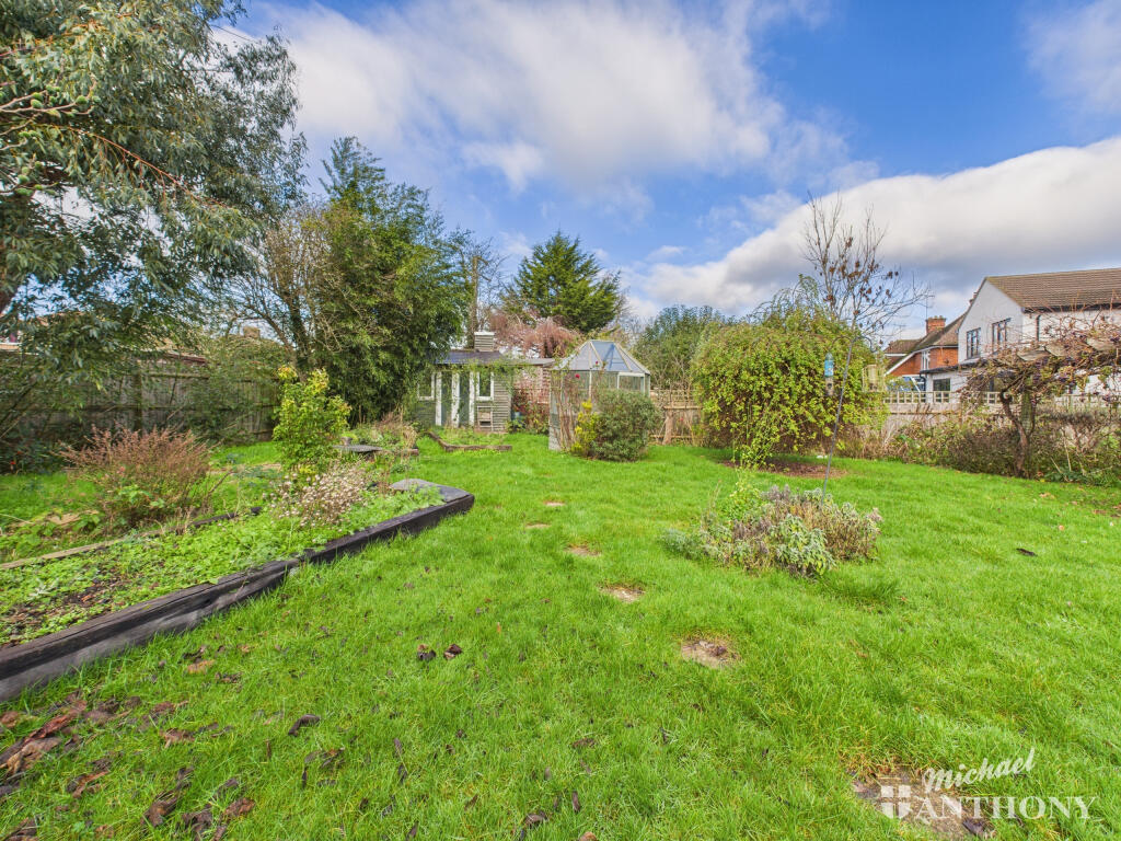 CAM03852G0-PR0480-STILL020