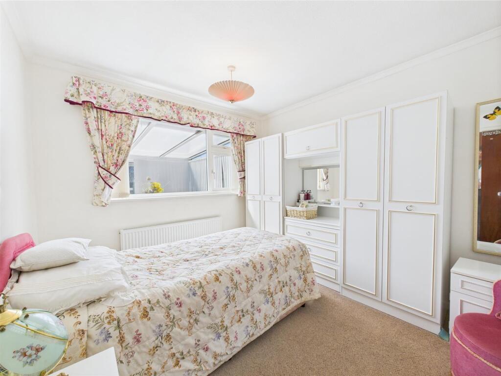 Bedroom: