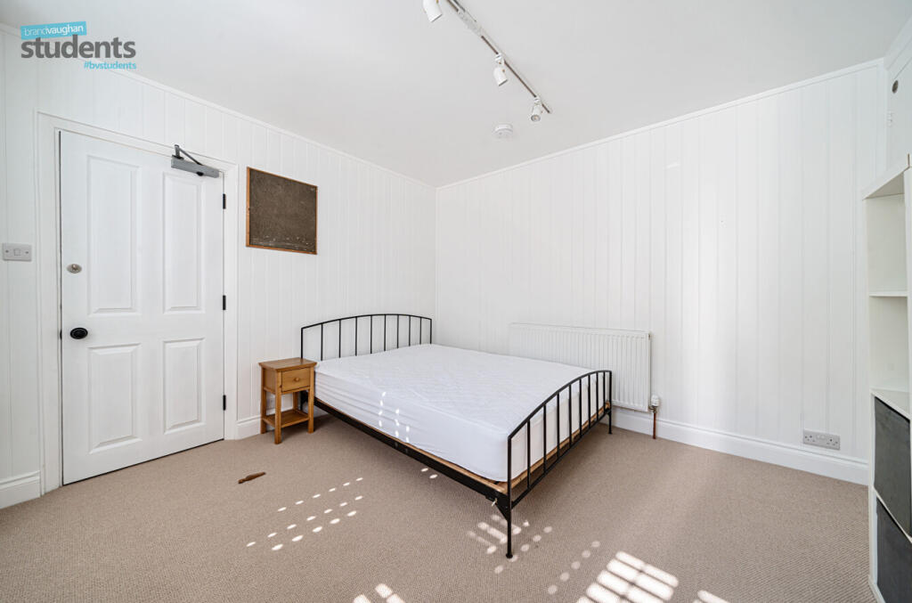 b16bdfea-c4c6-481...