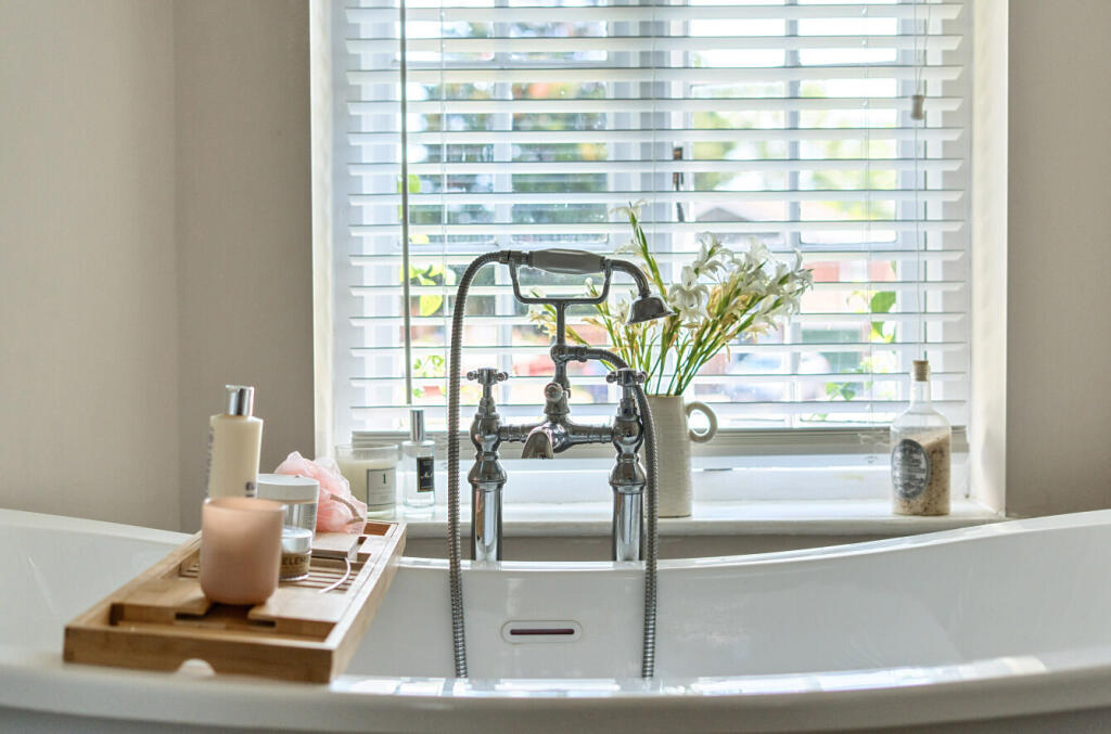 1310659-25-686279...