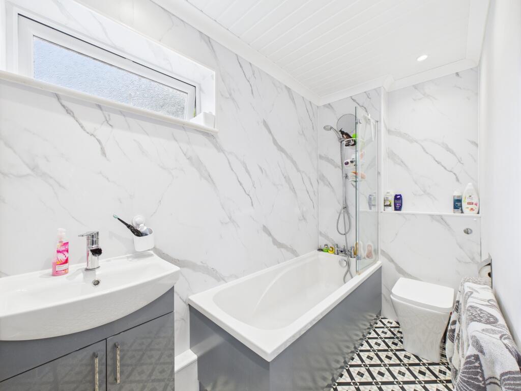 CAM04825G0-PR0142-STILL009