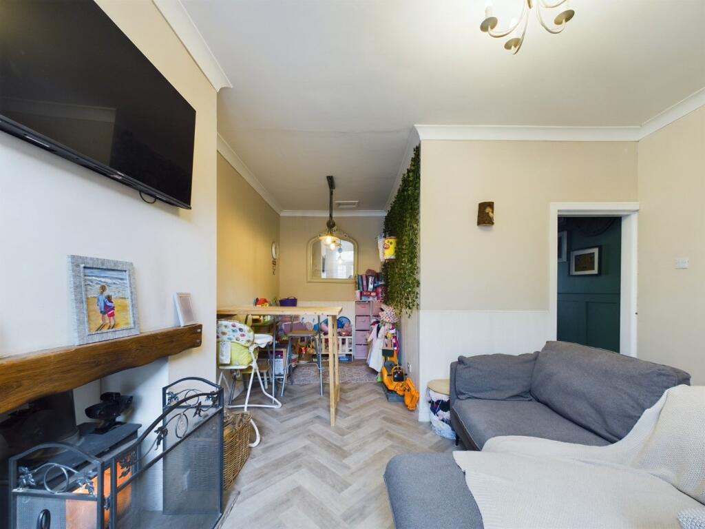 Living/Dining Area