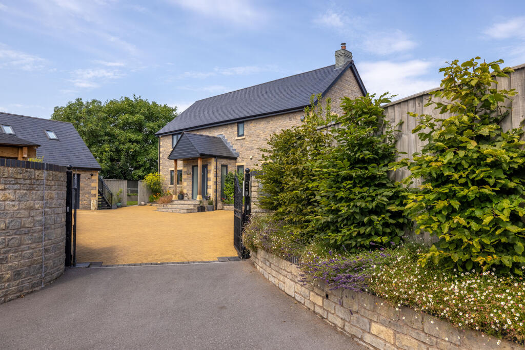 4 Old Nursery Gardens, Ashcott-1