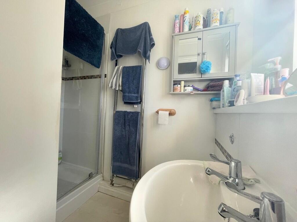 IMG-20250401-WA00...