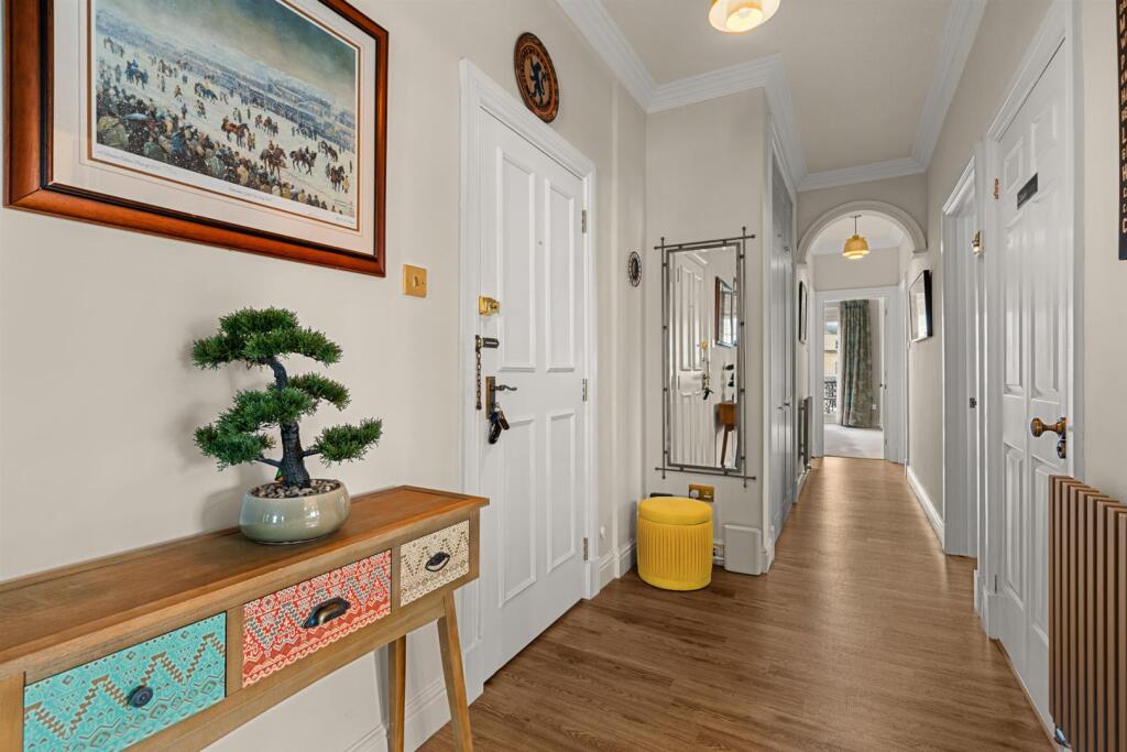 Flat 3 10 Queens Parade-7.jpg