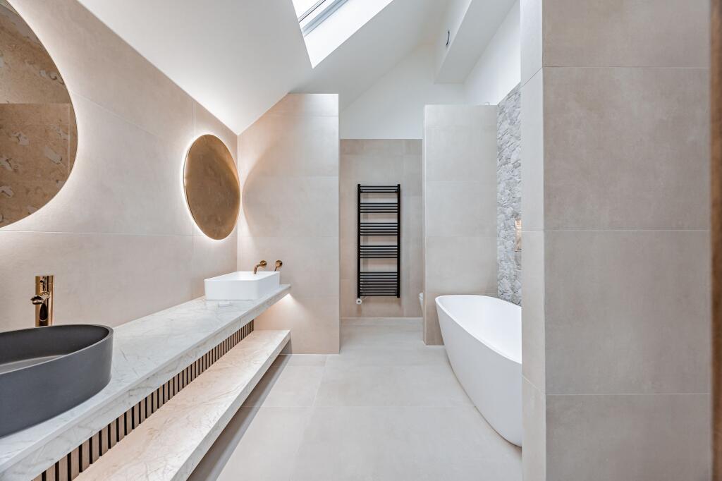 Master Bedroom En-suite