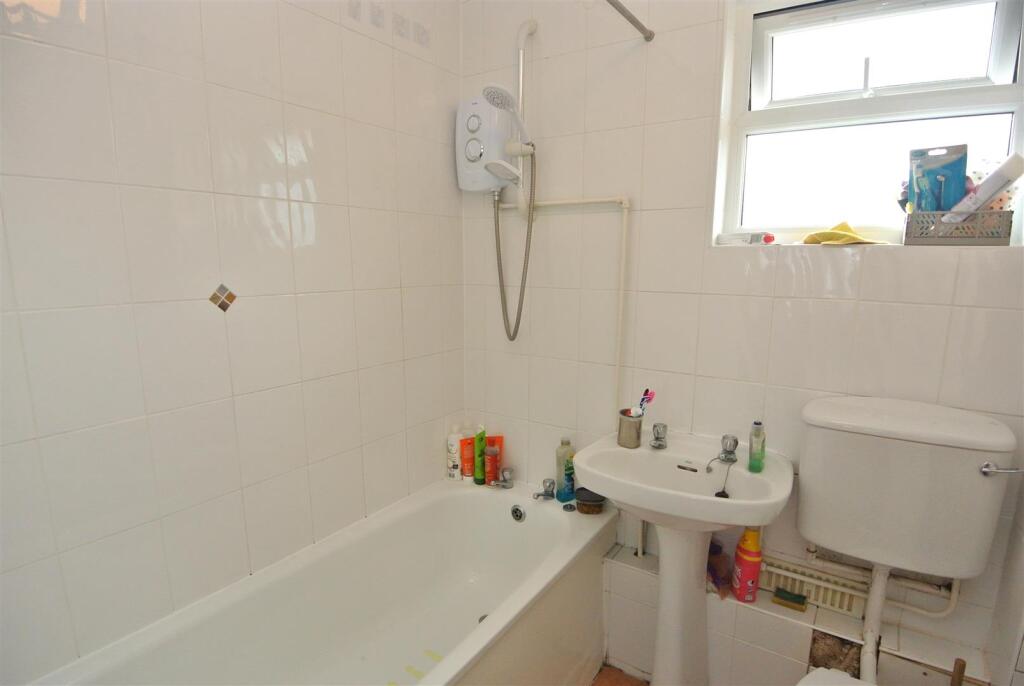 Bathroom.JPG