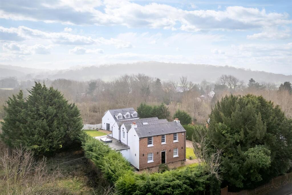 52 - Tynings House - GL51 4XF - Web.jpg