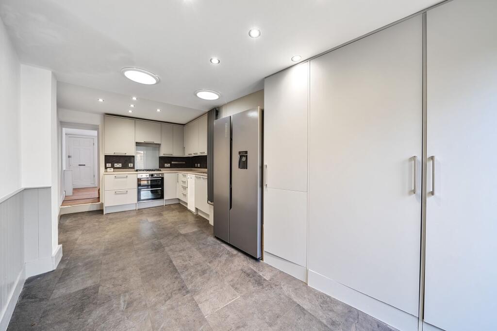 Kitchen/Dining Room (3)