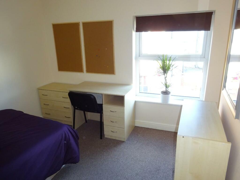 497a Glossop - Bedroom 3 pic 2.JPG