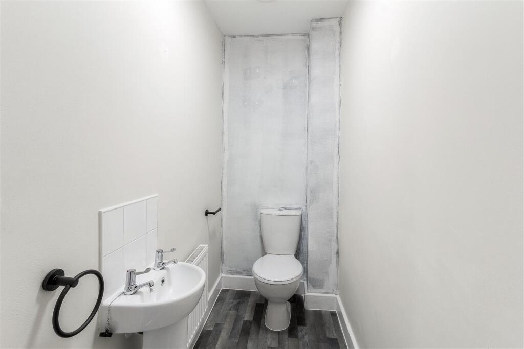 Cloakroom/WC