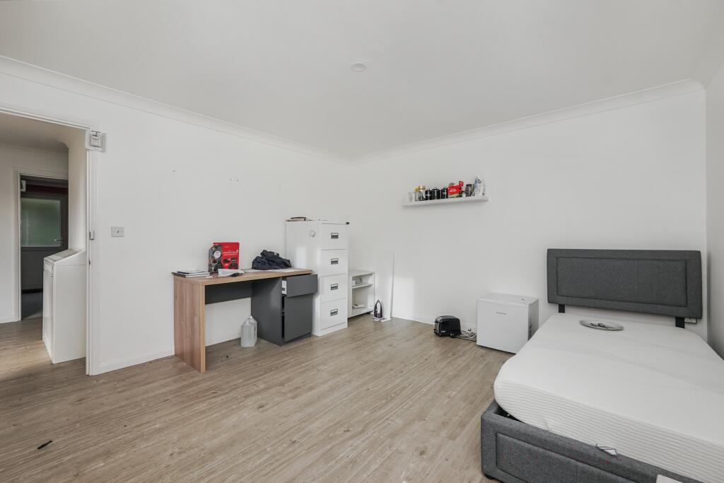 3 The Close, Cockering Road, Canterbury, CT1 3UZ