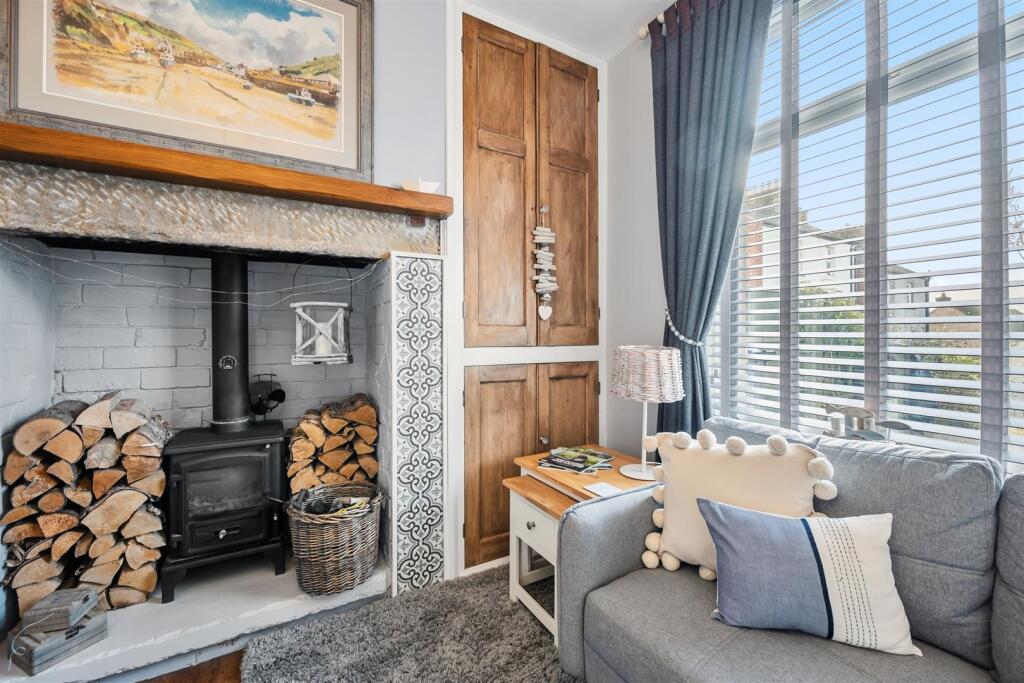 Lounge-Diner fireplace.jpg