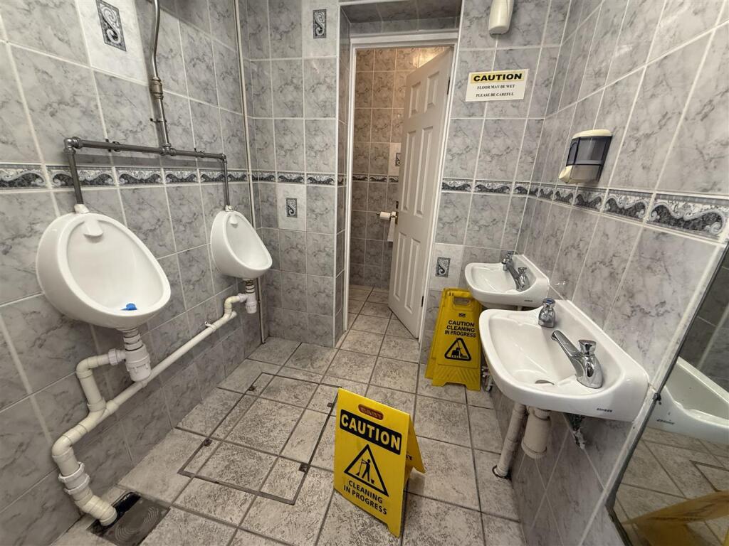 GENTS TOILET