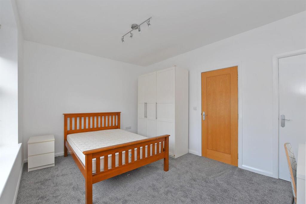 Bedroom 1st Floor 3.jpg