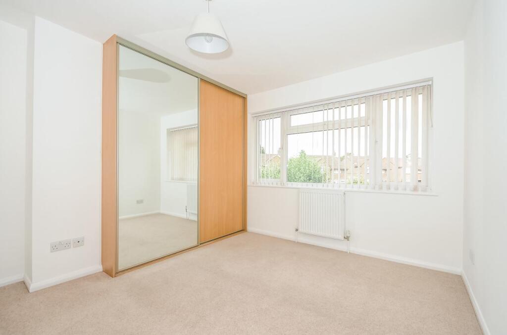 Bedroom 1.jpg