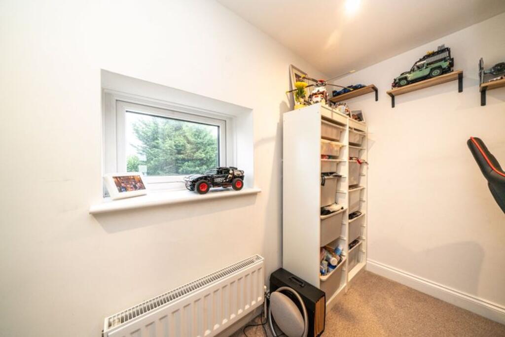 Front Street, Slip End, LU1