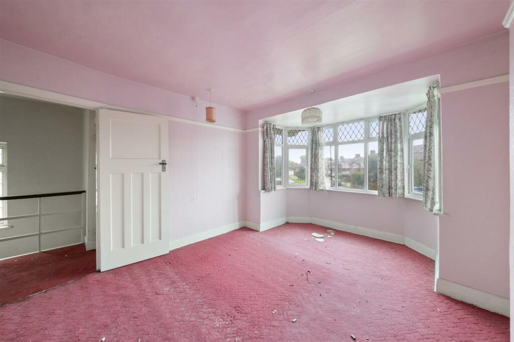 Bedroom 1-.JPG