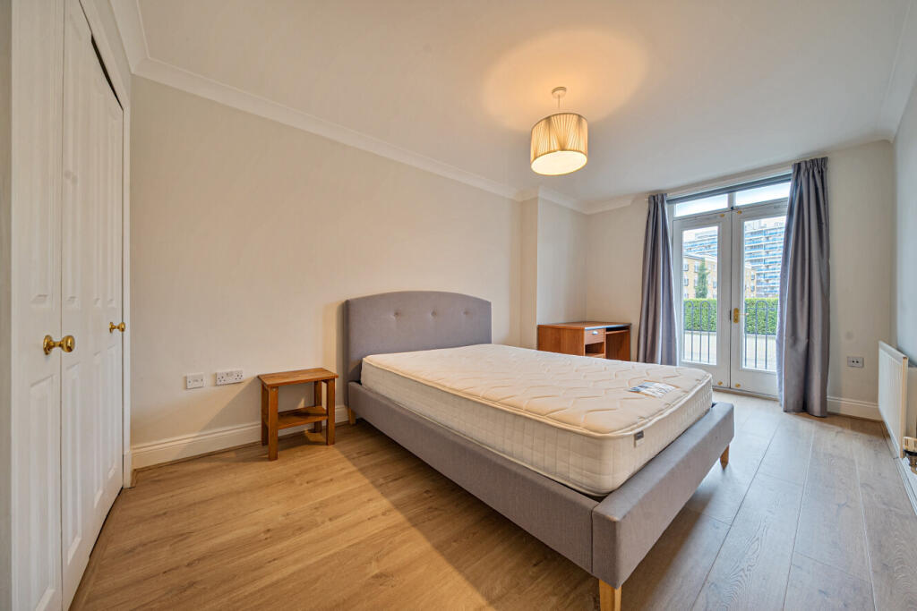 1393608-24-6942b1...