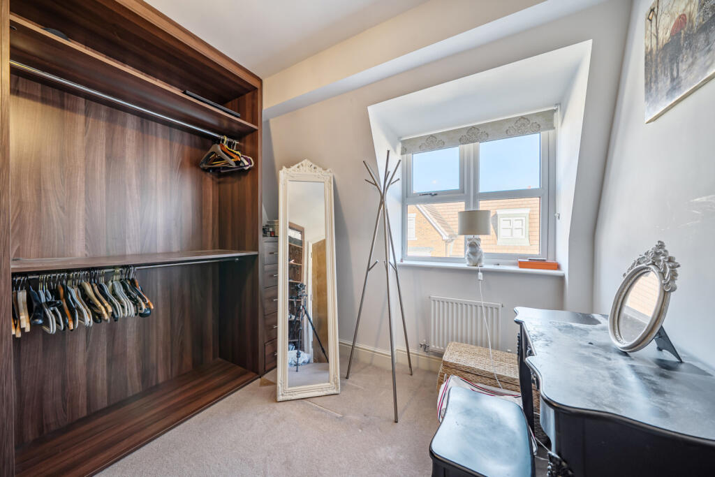 1346779-3-68dbc95...