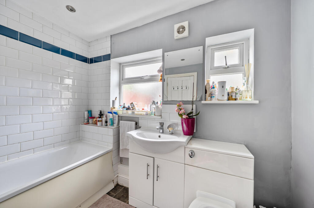 1363060-5-68e5976...