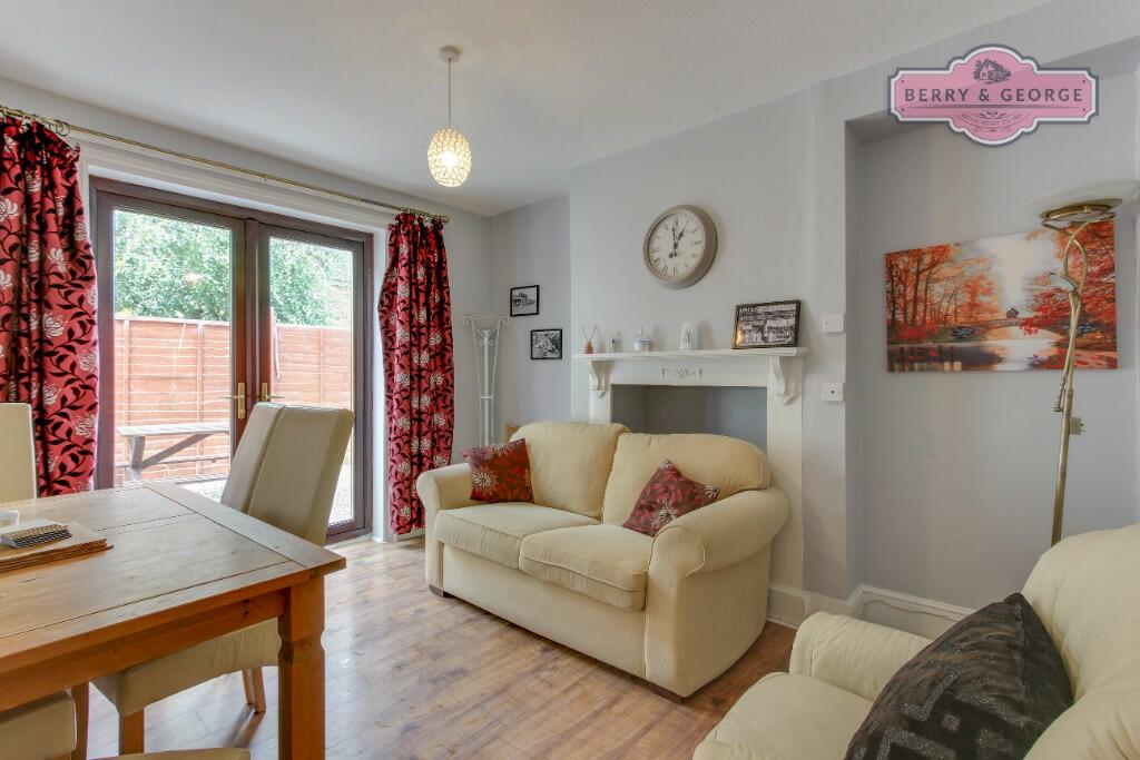 SITTIN ROOM
