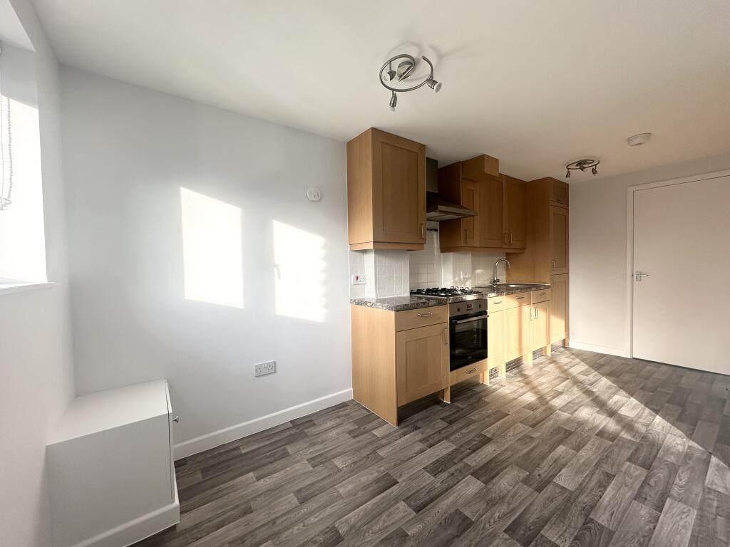 4 KITCHEN LOUNGE.jpg