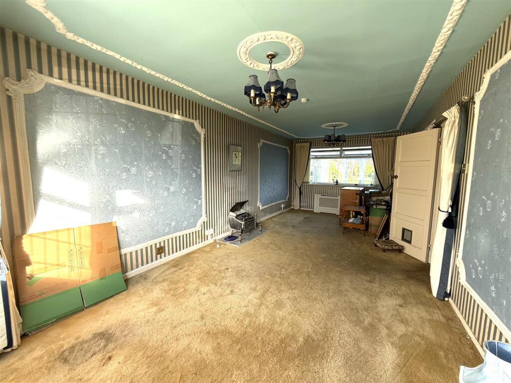 278 long lounge 2.jpeg