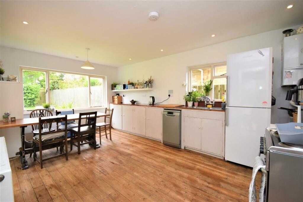 KITCHEN DINER.jpg